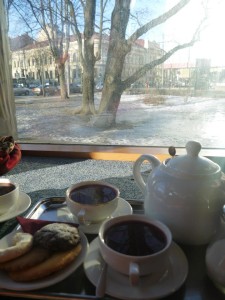 Delightful way to spend a snowy afternoon - drinking tea and people watching with good mates..
