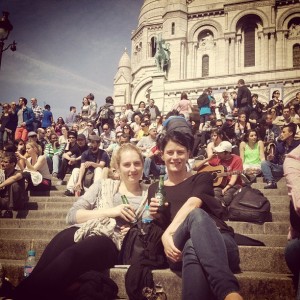 Ahhh beer in hand on the steps of the Sacre Ceour..